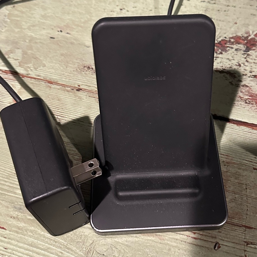 Wireless Charging Stand with Adapter - Black